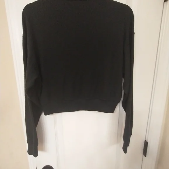 PINK Victoria's Secret Black Long Sleeve Cropped Pajama Top - Picture 7 of 13